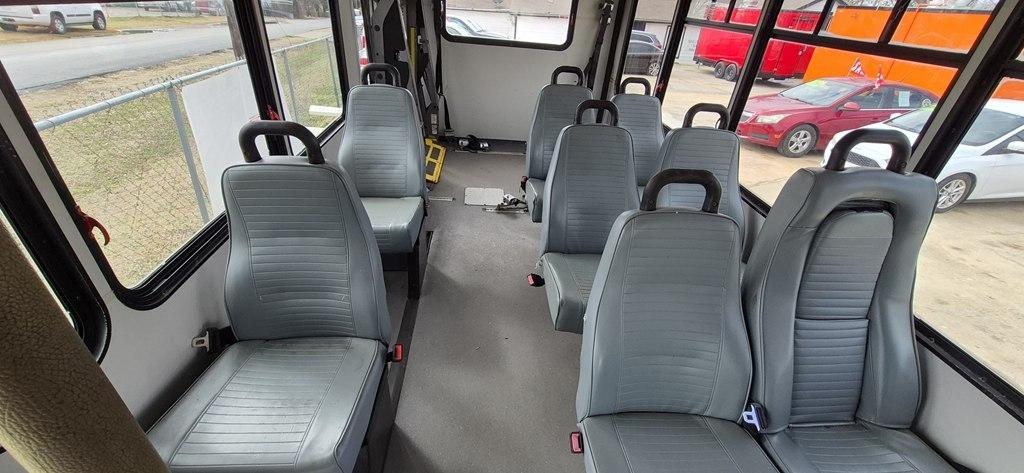 Ford Econoline E-350 Super Duty 2009