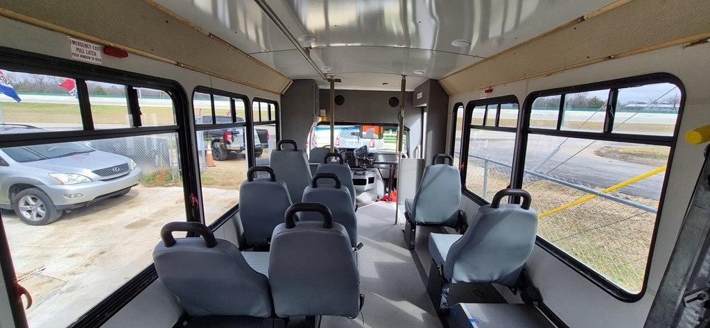 Ford Econoline E-350 Super Duty 2009