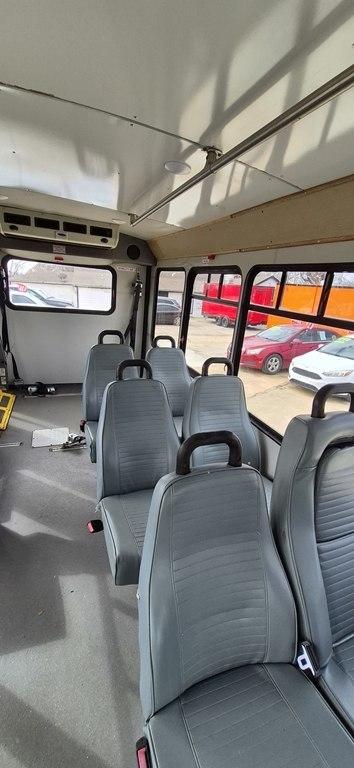 Ford Econoline E-350 Super Duty 2009