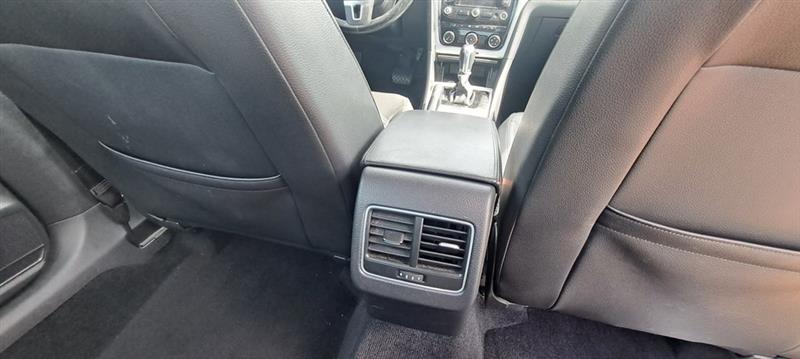 Volkswagen Passat 2.0L TDI SE MT 2013 Volkswagen Passat 2.0L TDI SE MT 2013