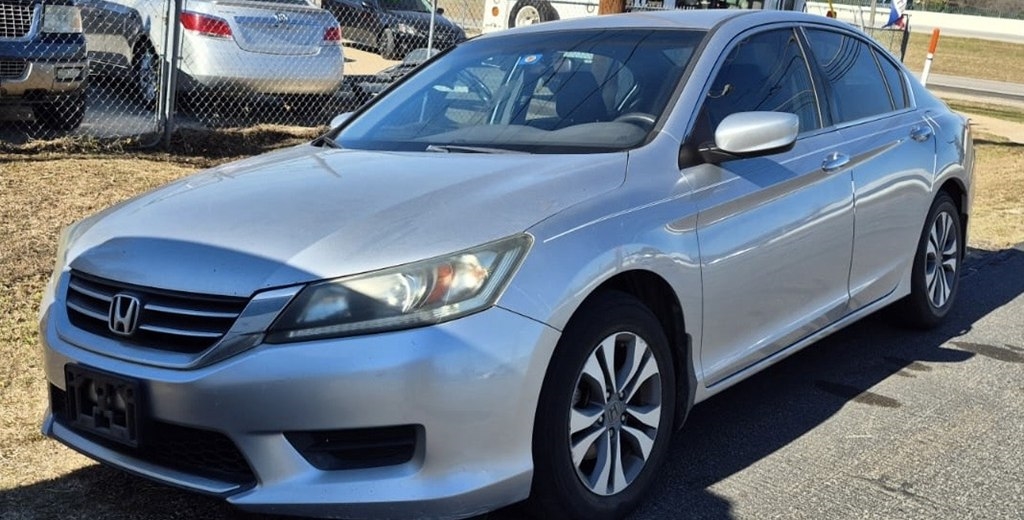 2015 Honda Accord LX's photo