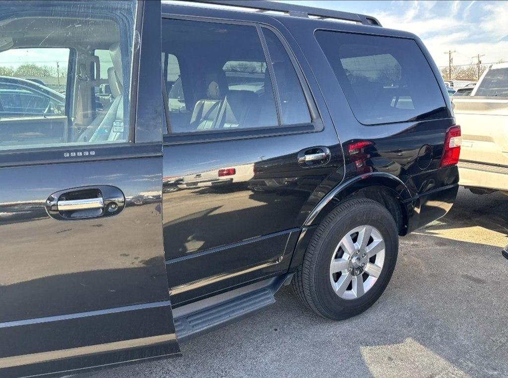 Ford Expedition XLT 2WD 2010