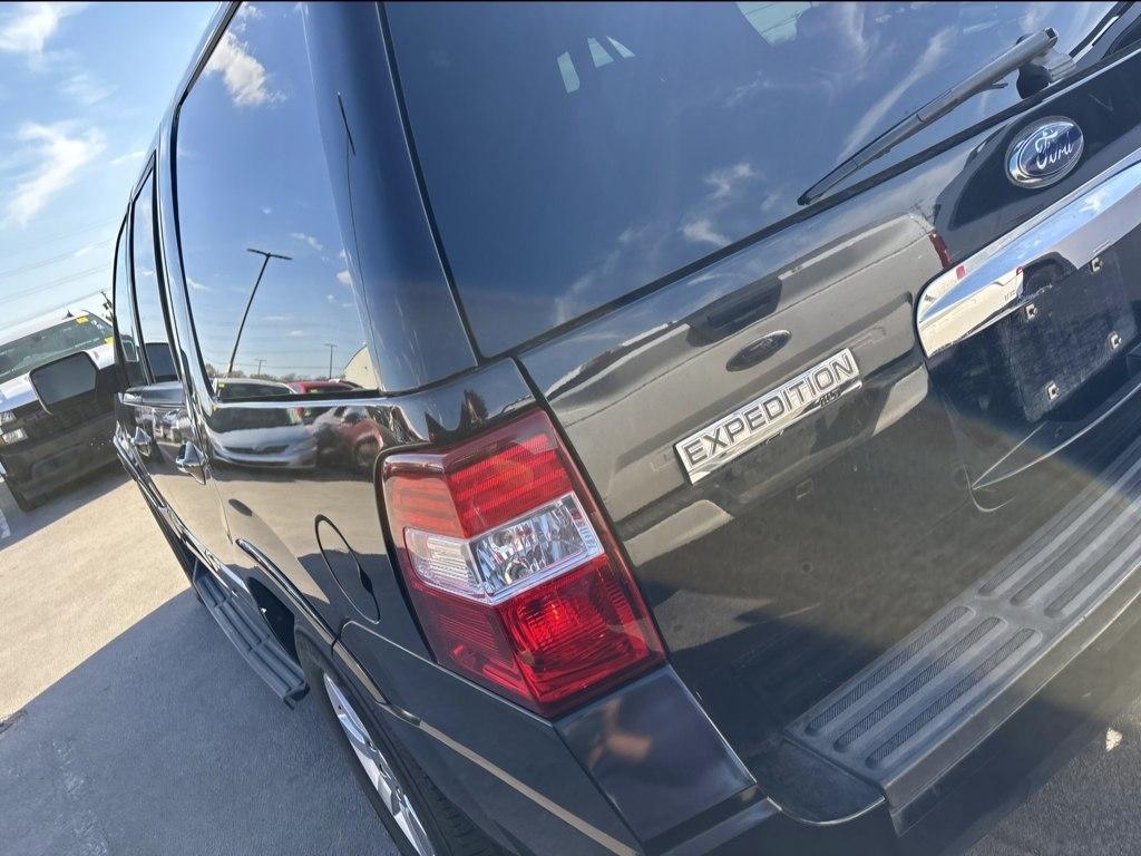 Ford Expedition XLT 2WD 2010