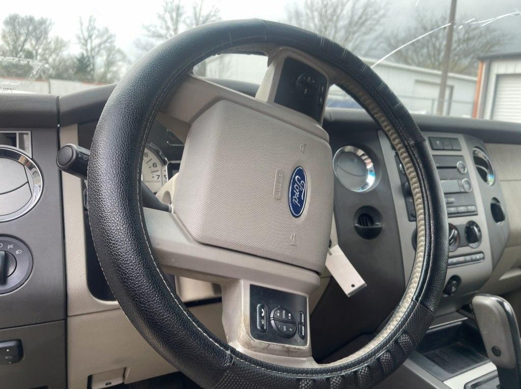 Ford Expedition XLT 2WD 2010