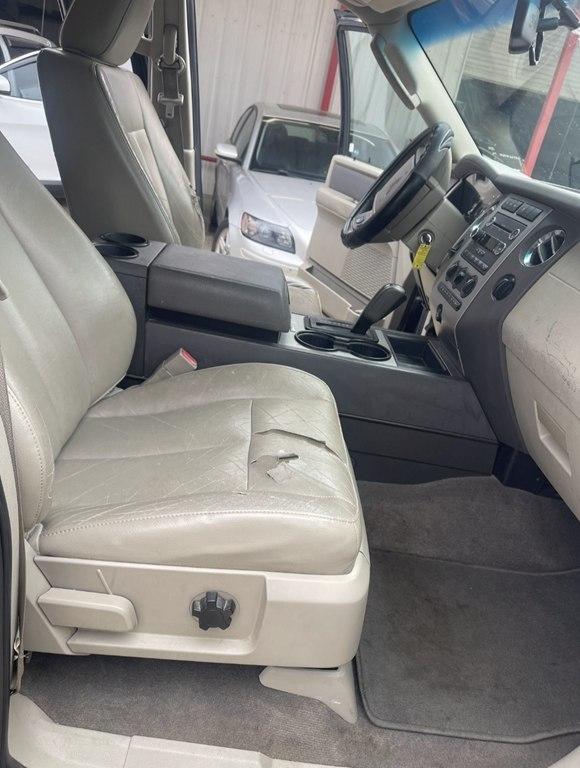 Ford Expedition XLT 2WD 2010