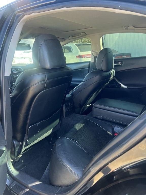 Lexus IS 250 RWD 2011