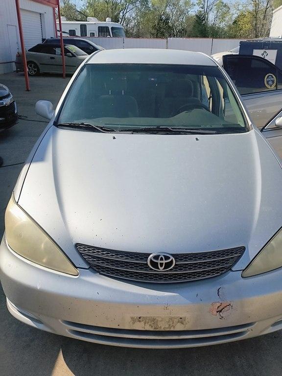 Toyota Camry LE 2002