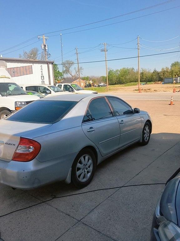 Toyota Camry LE 2002