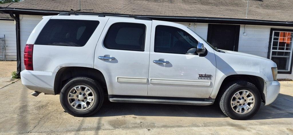 2013 Chevrolet Tahoe LS 2WD