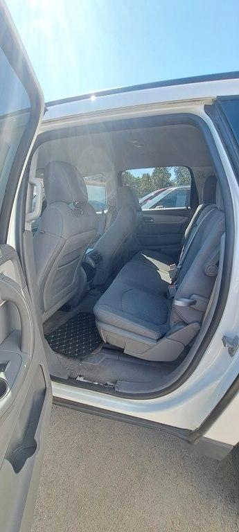 Chevrolet Traverse LS FWD w/PDC 2014