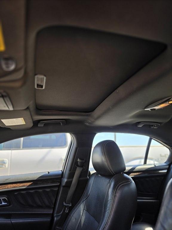 Ford Taurus Limited FWD 2017