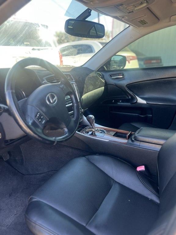 Lexus IS 250 RWD 2011