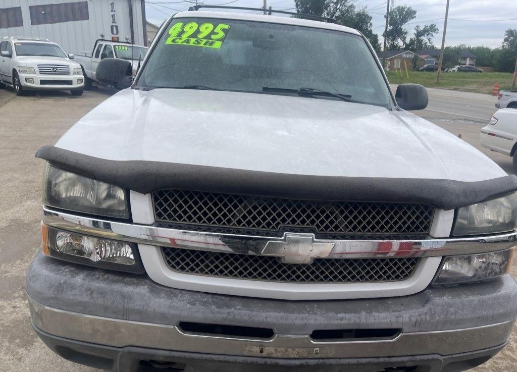 2004 Chevrolet Avalanche Base