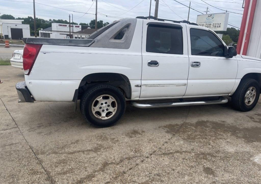 Chevrolet Avalanche 1500 2WD 2004