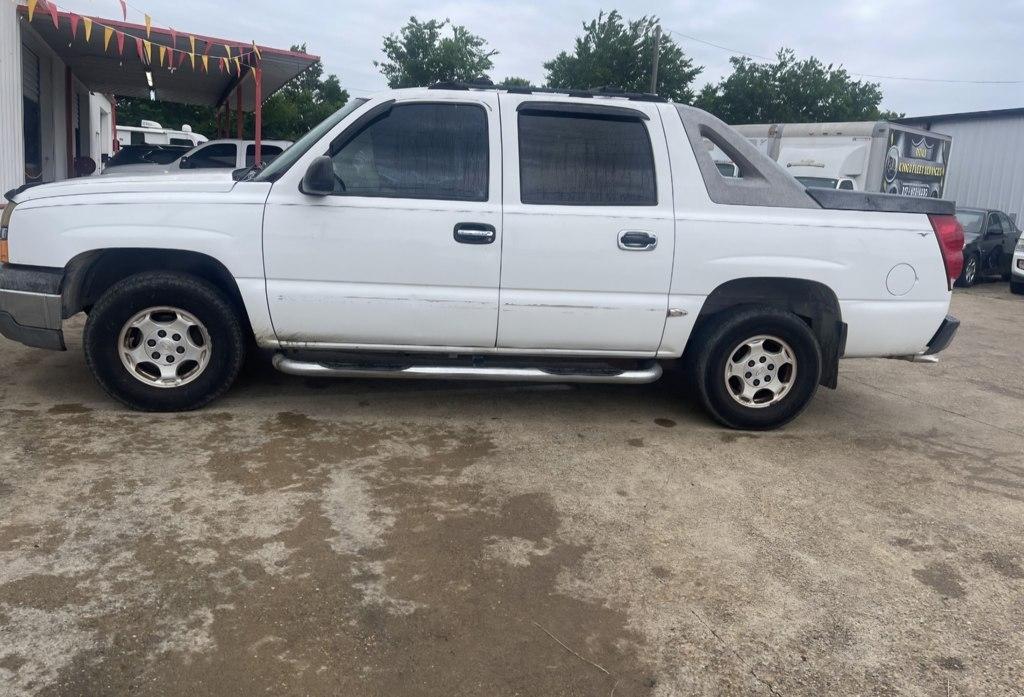 Chevrolet Avalanche 1500 2WD 2004