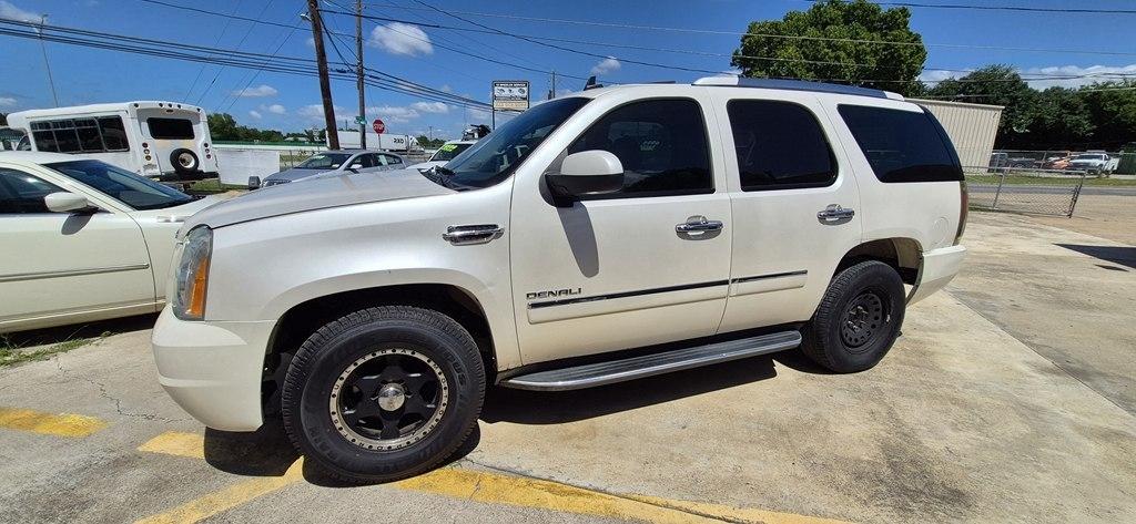 GMC Yukon Denali 2WD 2011