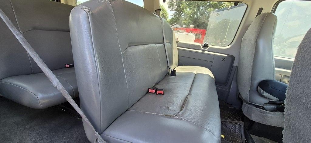 Ford Econoline E-350 XL Super Duty 2008