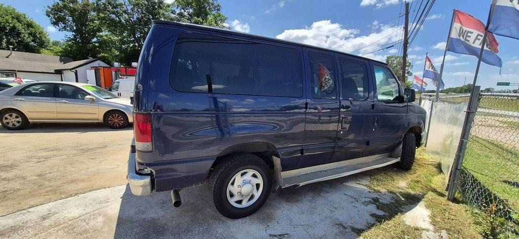 Ford Econoline E-350 XL Super Duty 2008