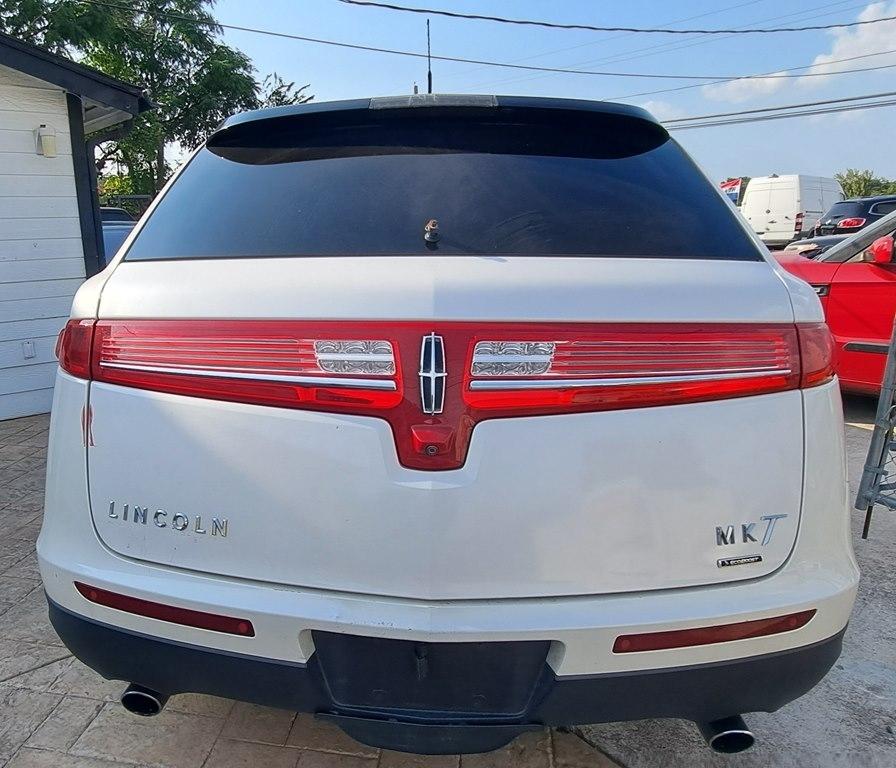Lincoln MKT 3.5L with EcoBoost AWD 2013