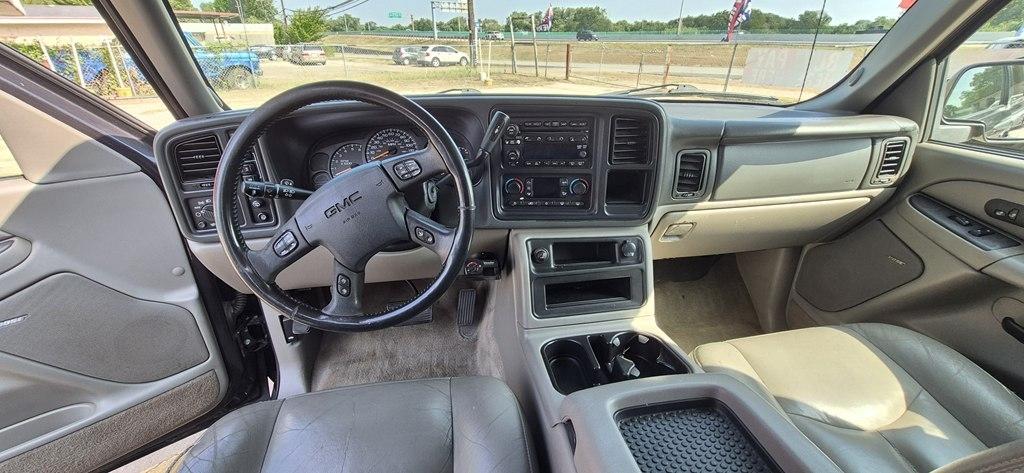 GMC Yukon XL 1500 4WD 2005