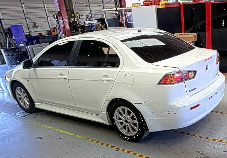 Mitsubishi Lancer ES 2011