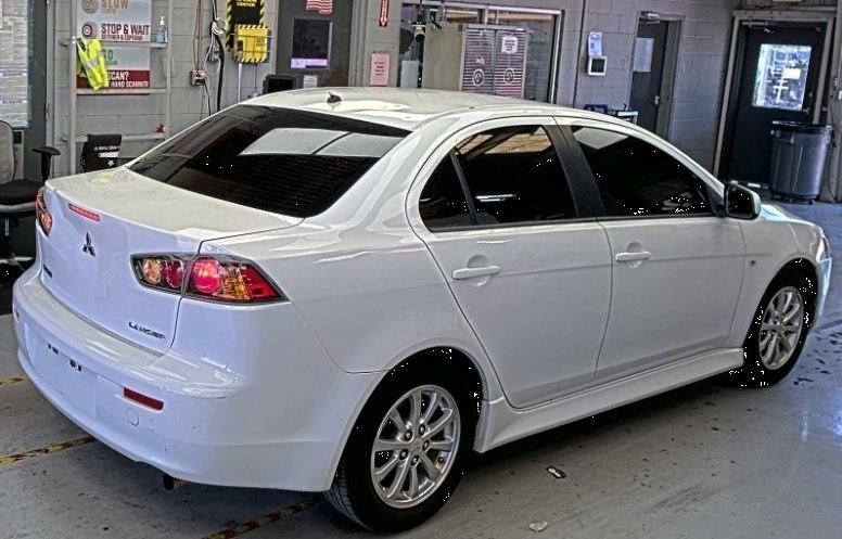 Mitsubishi Lancer ES 2011