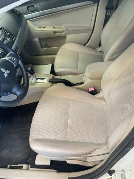 Mitsubishi Lancer ES 2011