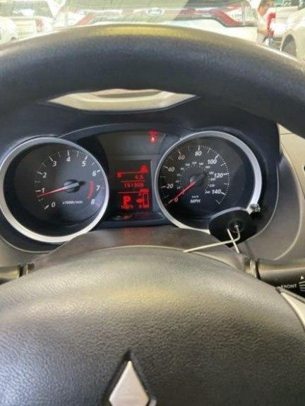 Mitsubishi Lancer ES 2011