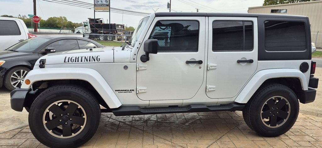 Jeep Wrangler Unlimited Sahara 4WD 2012