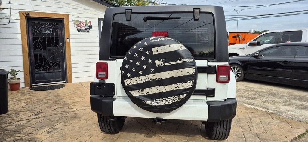 Jeep Wrangler Unlimited Sahara 4WD 2012