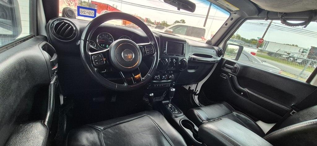 Jeep Wrangler Unlimited Sahara 4WD 2012