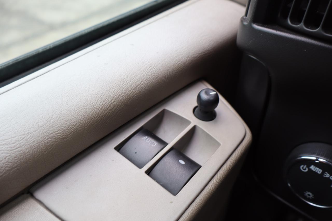 GMC Savana G2500 Cargo 2012