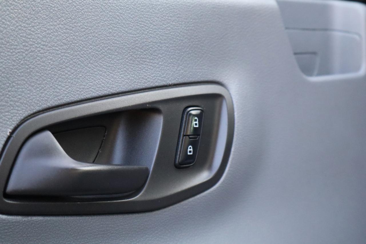 Ford Transit 150 Van Low Roof w/Sliding Pass. 130-in. WB 2016