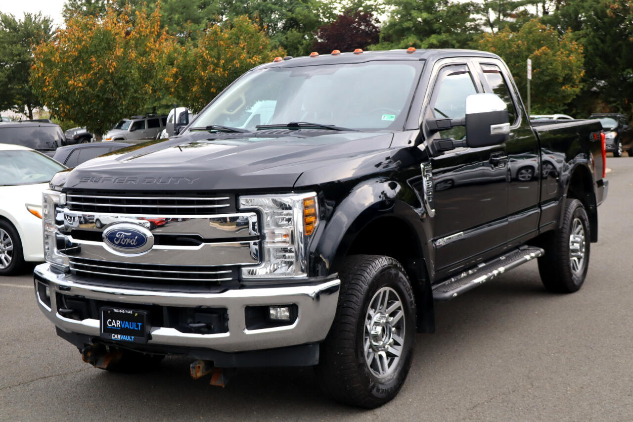 Ford F-350 SD Lariat SuperCab Short Bed 4WD 2018 Ford F-350 SD Lariat SuperCab Short Bed 4WD 2018