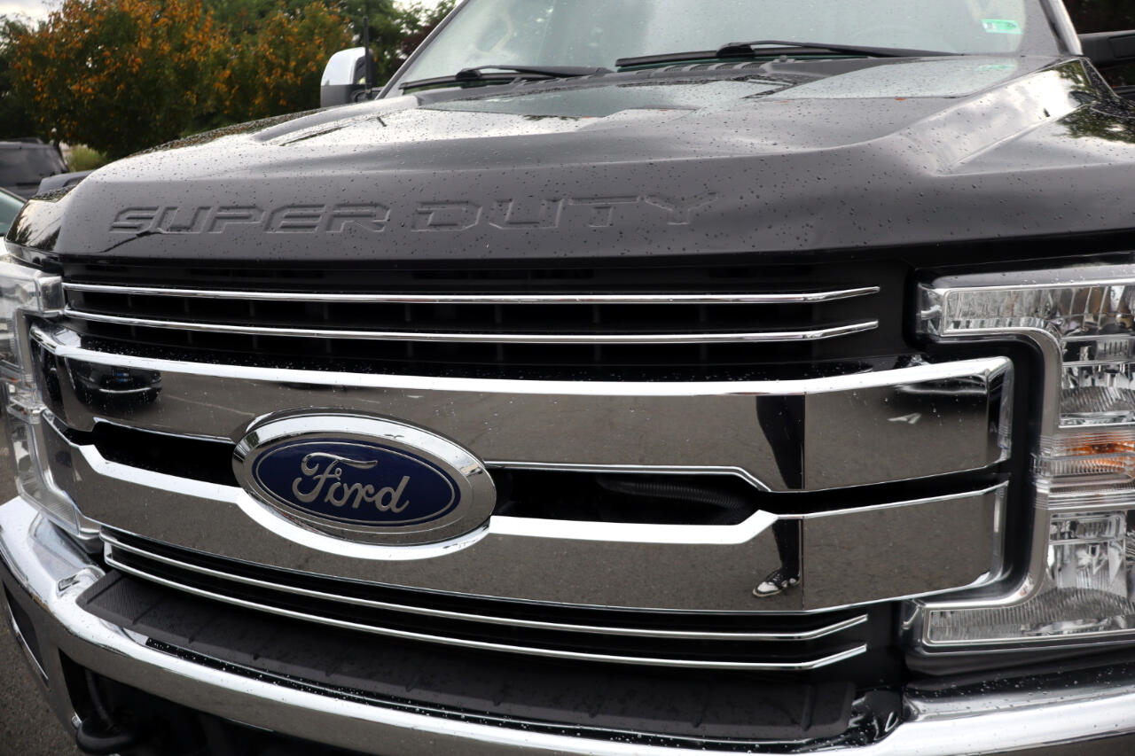 Ford F-350 SD Lariat SuperCab Short Bed 4WD 2018 Ford F-350 SD Lariat SuperCab Short Bed 4WD 2018