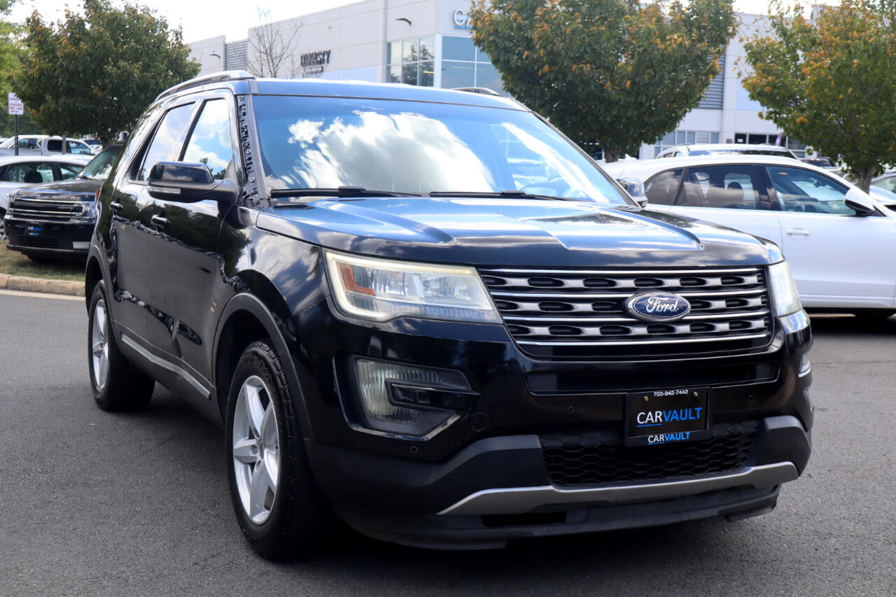 2016 Ford Explorer XLT photo 3