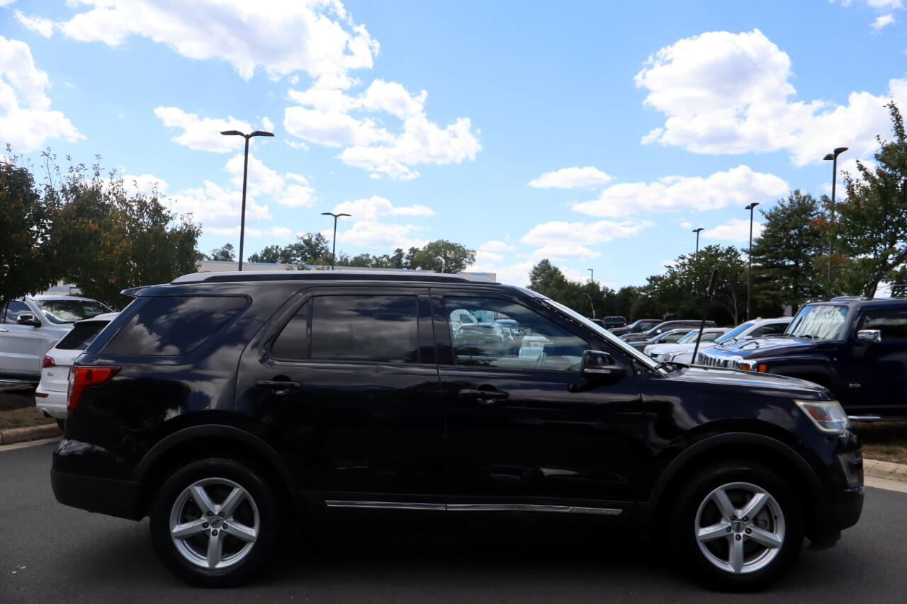 2016 Ford Explorer XLT photo 4
