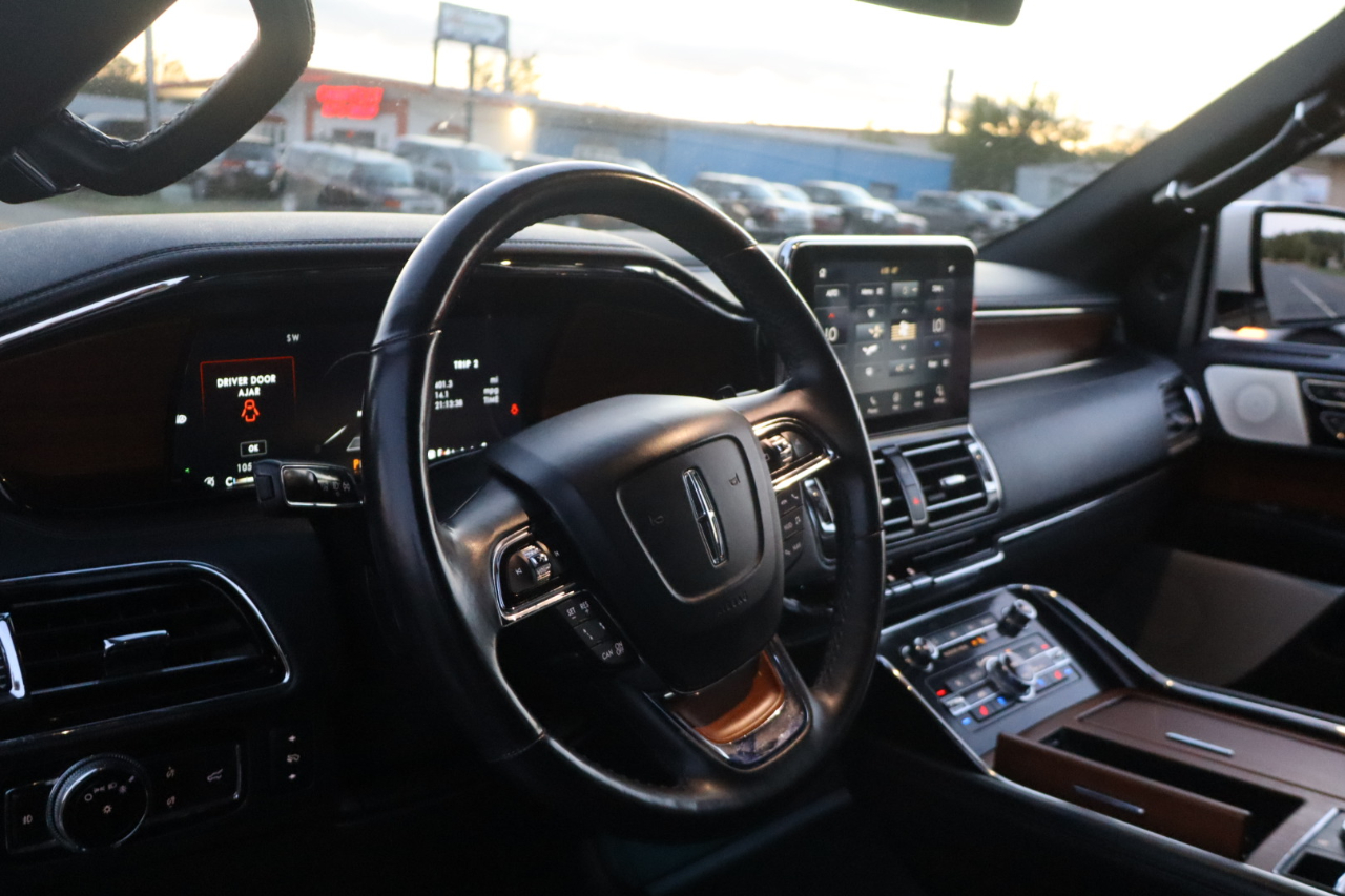 2020 Lincoln Navigator L Reserve photo 9