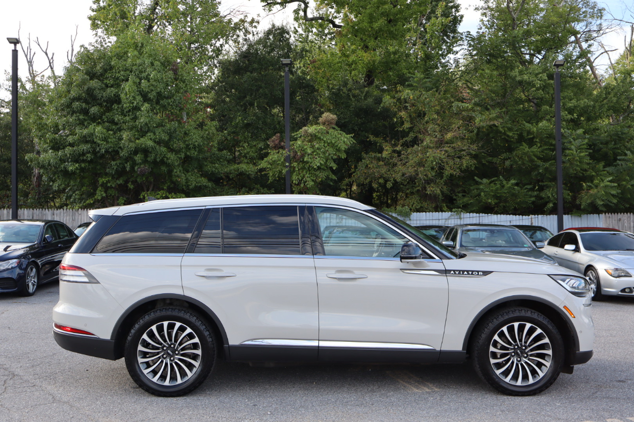 2021 Lincoln Aviator Reserve photo 9