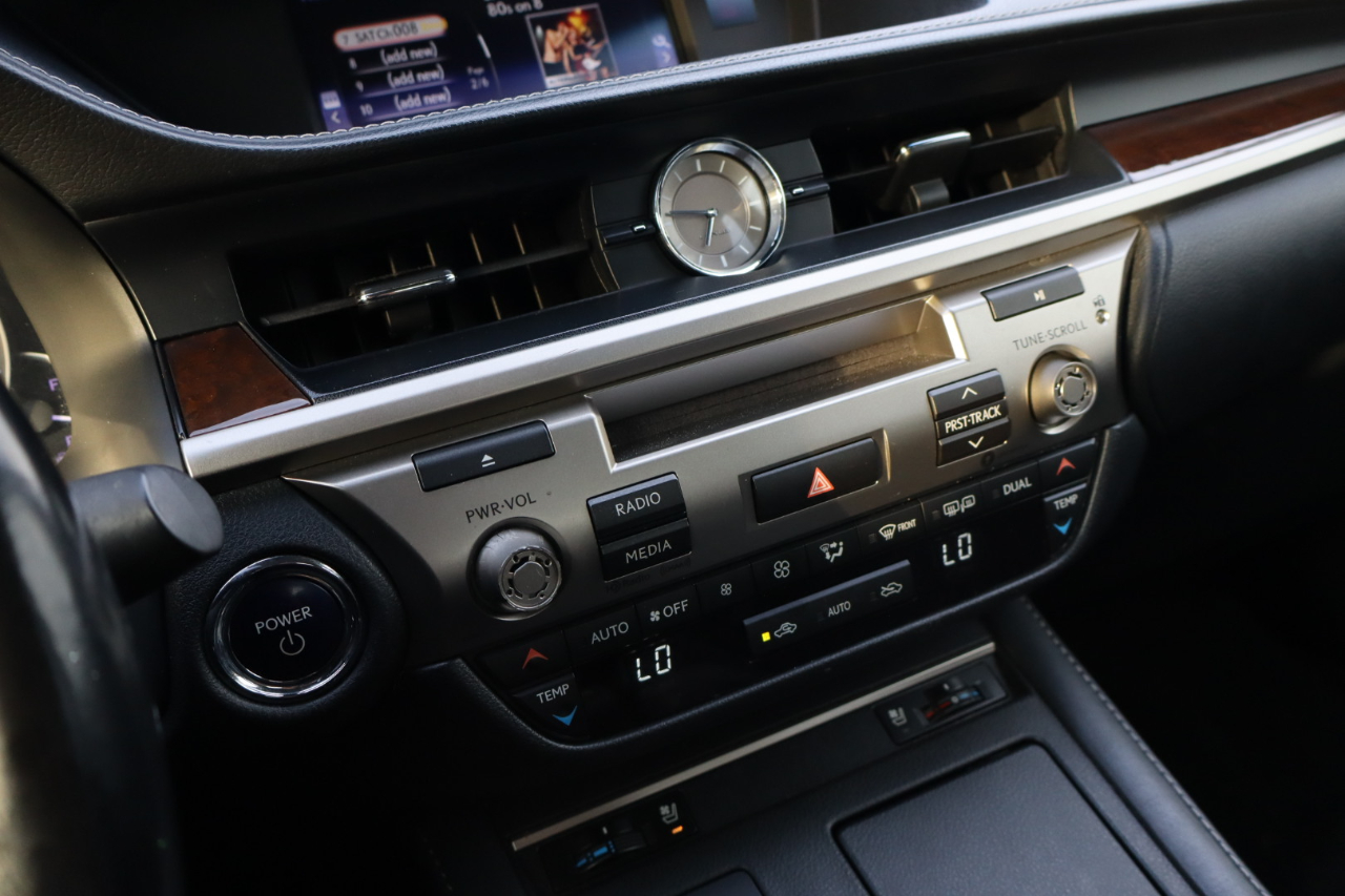 Lexus ES 300h Sedan 2018 Lexus ES 300h Sedan 2018