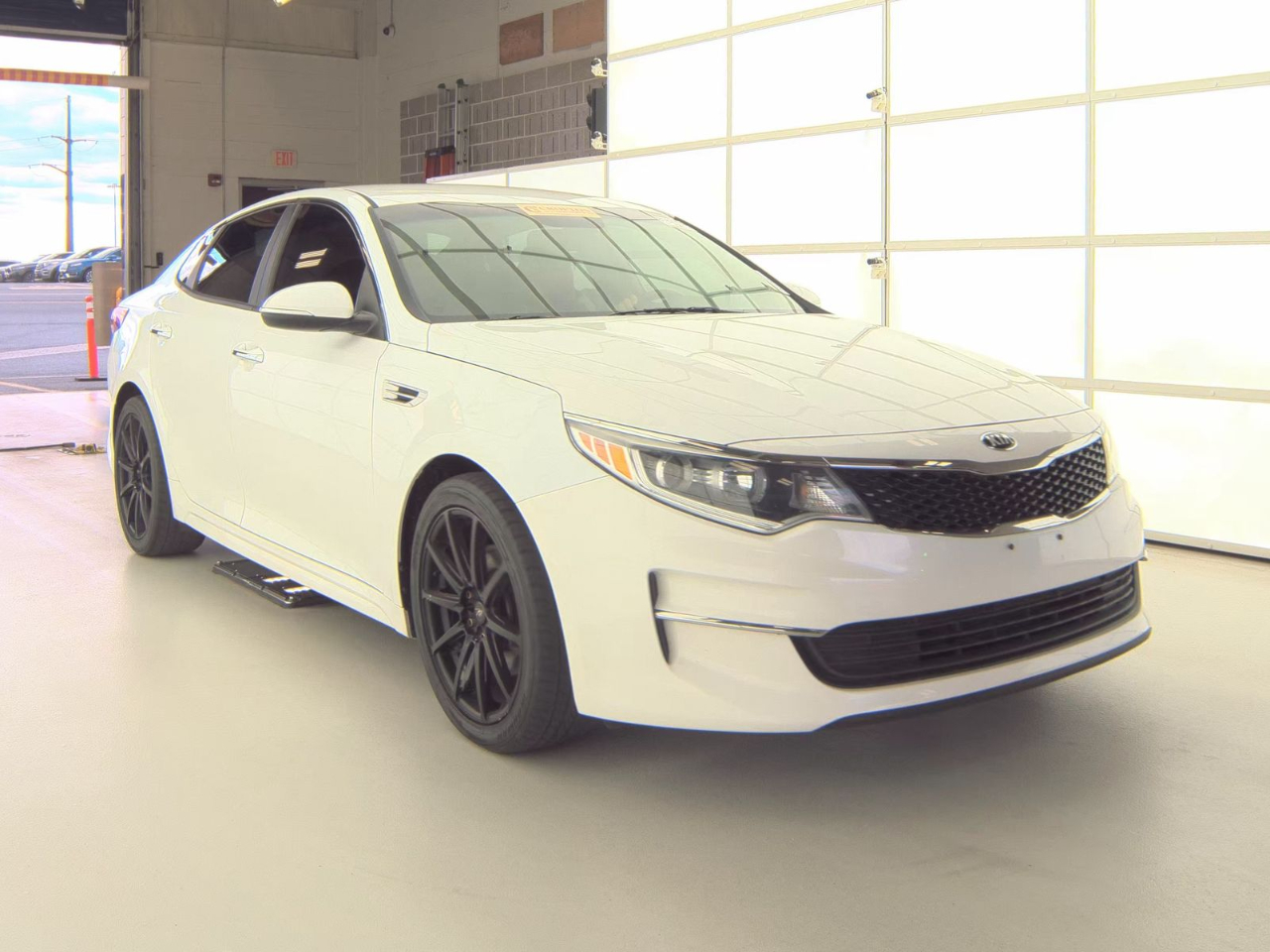 Kia Optima LX 4D Sedan 2017 Kia Optima LX 4D Sedan 2017
