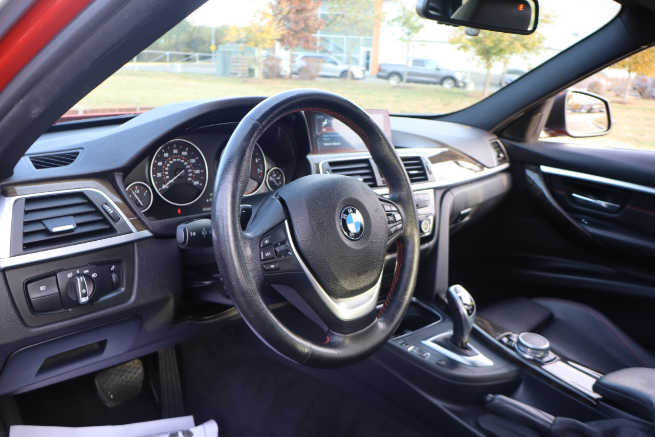 BMW 3-Series 330i 4D Sedan 2017 BMW 3-Series 330i 4D Sedan 2017