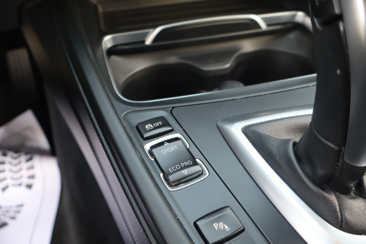 BMW 3-Series 330i 4D Sedan 2017 BMW 3-Series 330i 4D Sedan 2017