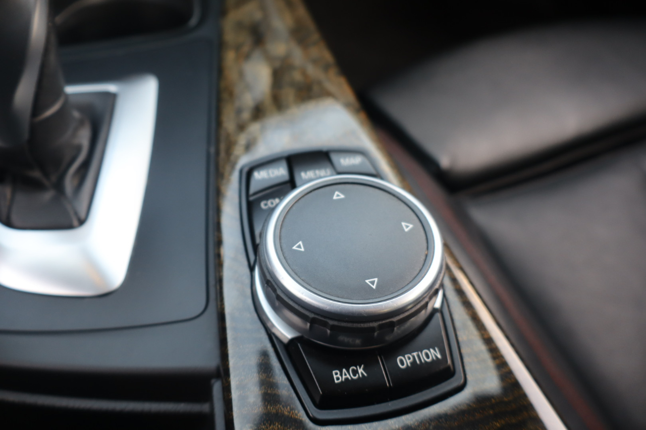 BMW 3-Series 330i 4D Sedan 2017 BMW 3-Series 330i 4D Sedan 2017