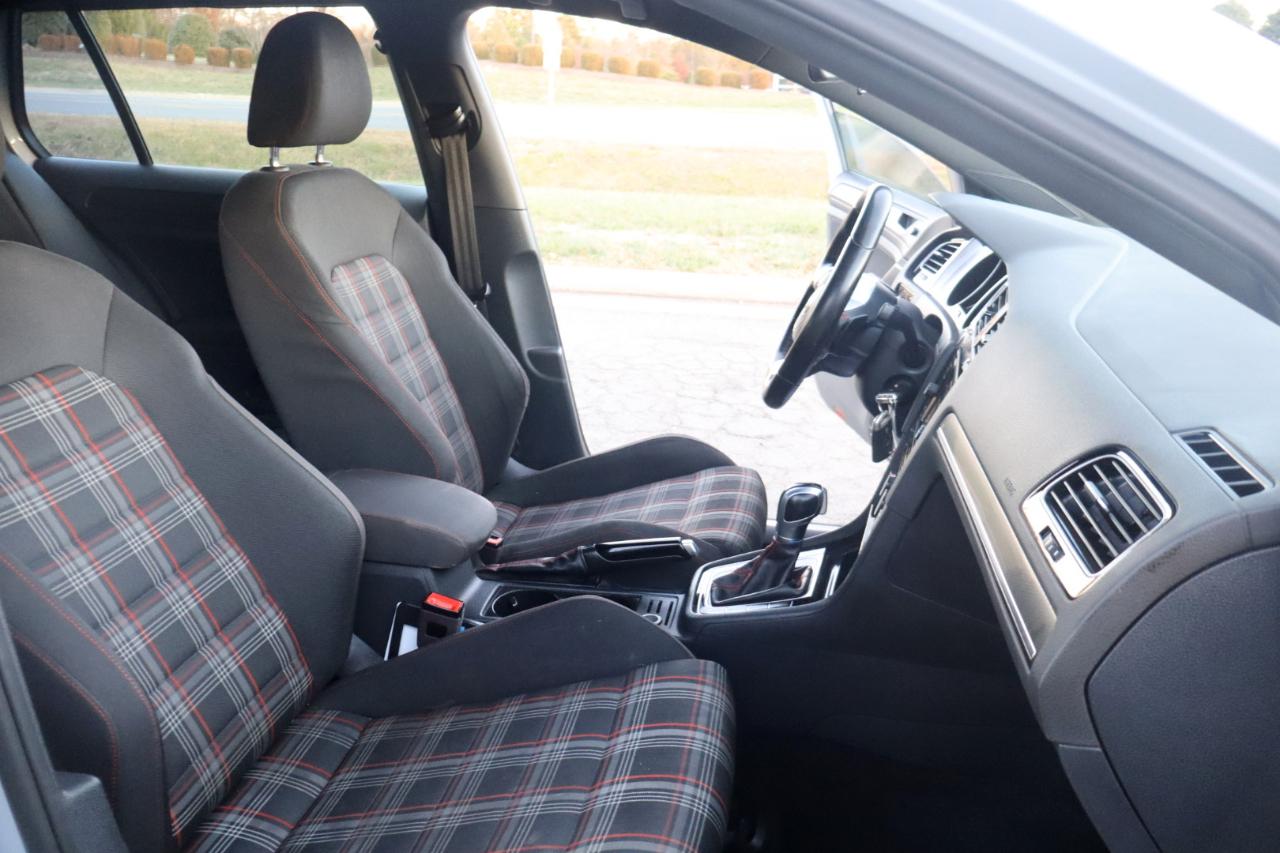 Volkswagen Golf GTI S 6A 4-Door 2018