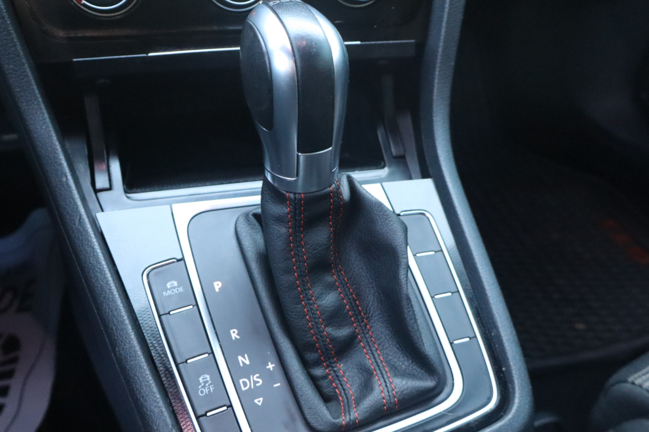 Volkswagen GTI S 6A 4-Door 2016