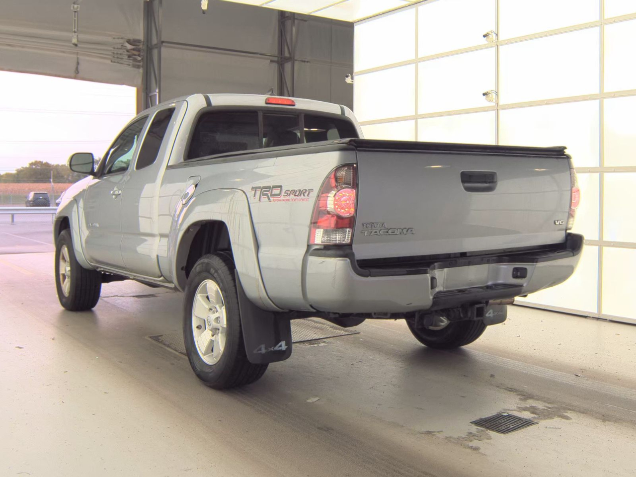 2015 Toyota Tacoma Access Cab V6 4x4 photo 3