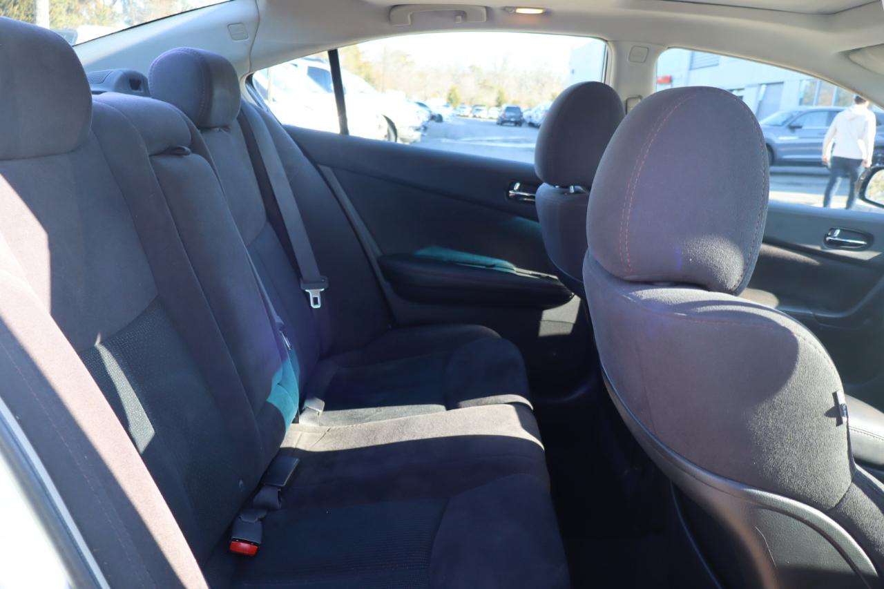 Nissan Maxima SV 4D Sedan 2012