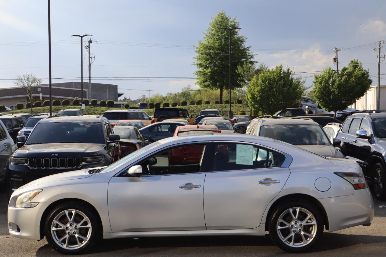 Nissan Maxima SV 4D Sedan 2012