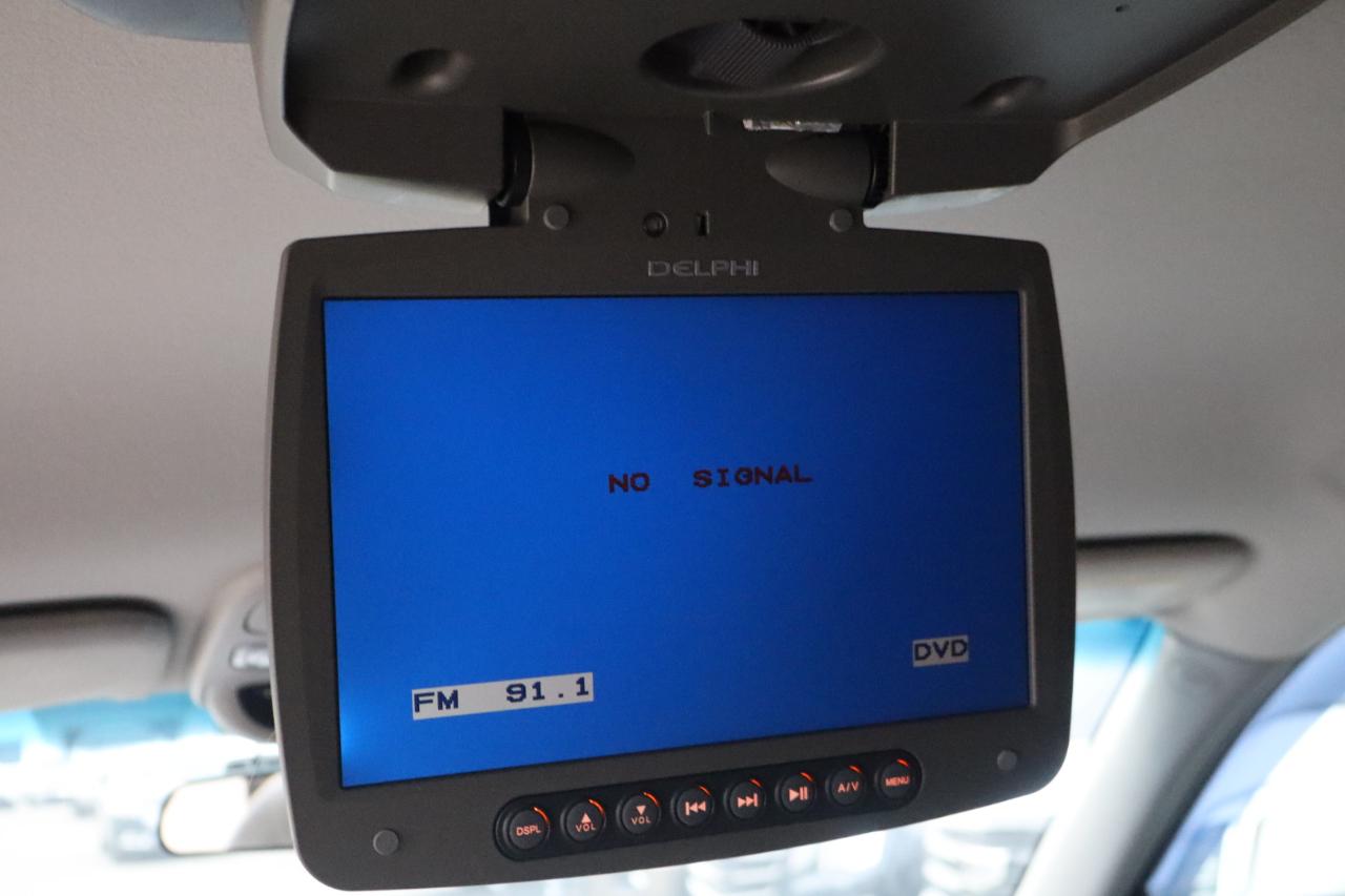 Toyota Sienna LE - 7 Passenger 2004